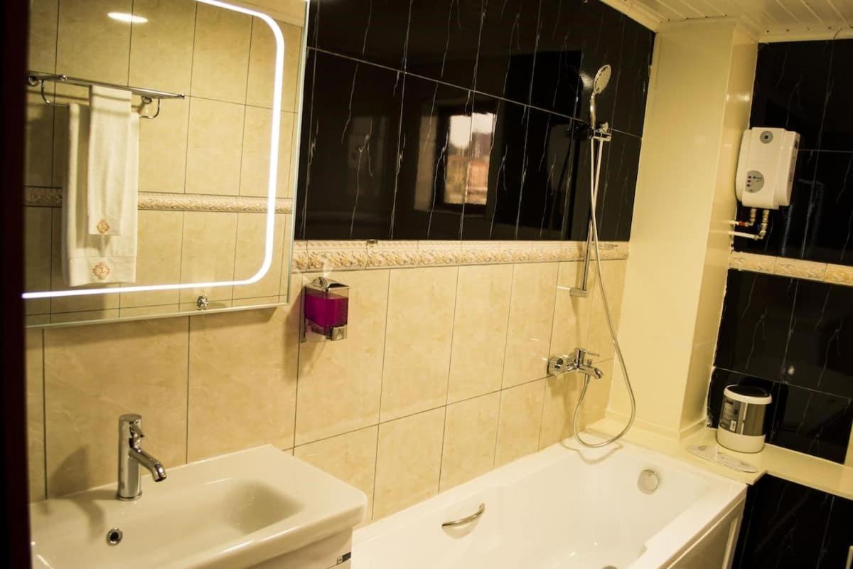 Hotel Jouvence International Yaoundé Exteriör bild