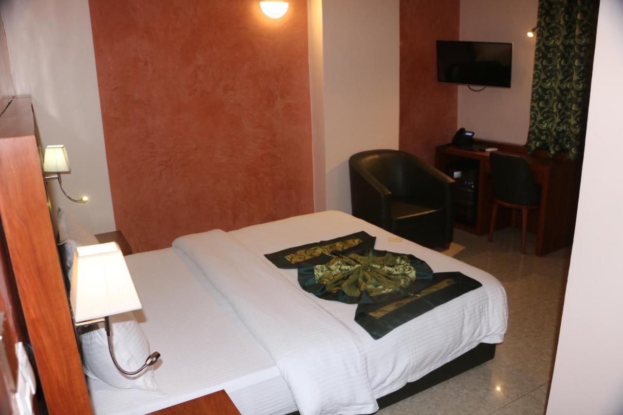Hotel Jouvence International Yaoundé Exteriör bild