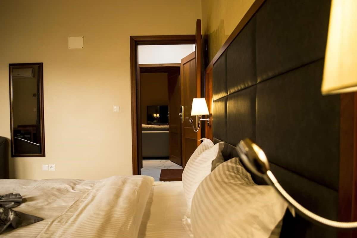 Hotel Jouvence International Yaoundé Exteriör bild