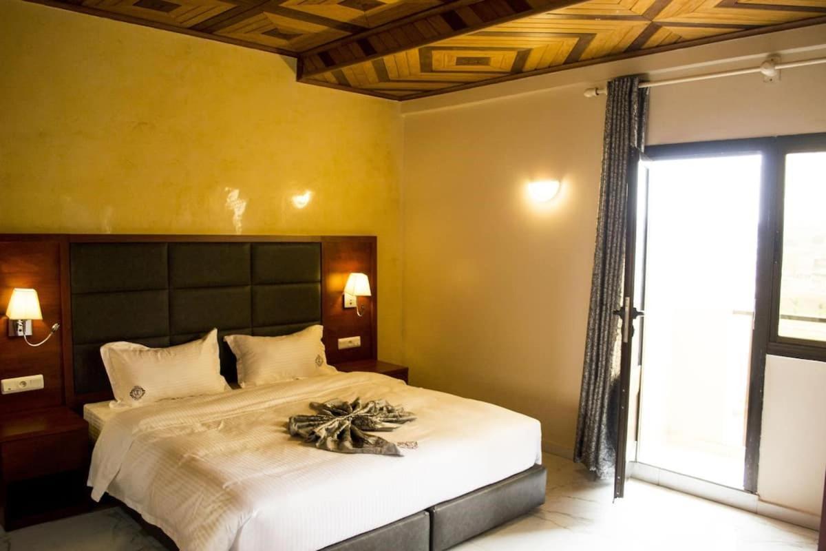 Hotel Jouvence International Yaoundé Exteriör bild