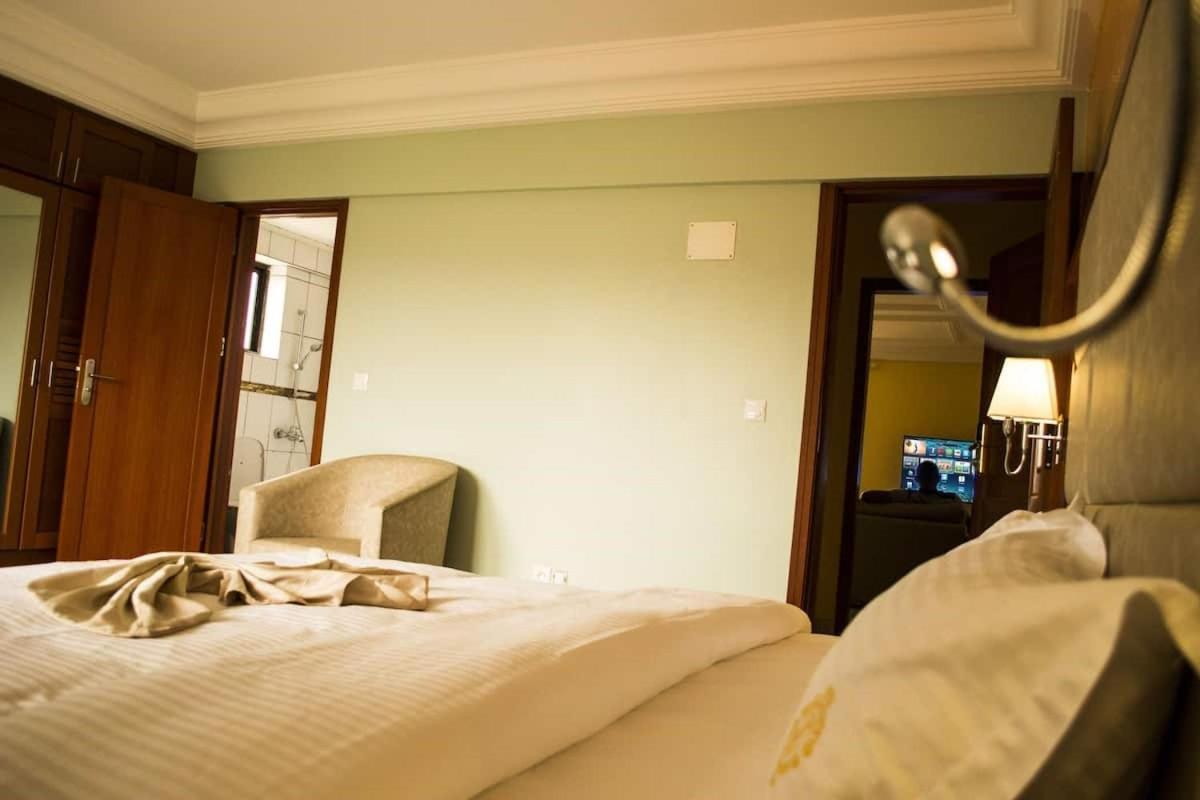 Hotel Jouvence International Yaoundé Exteriör bild