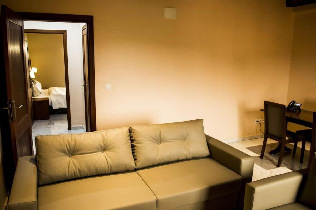 Hotel Jouvence International Yaoundé Exteriör bild